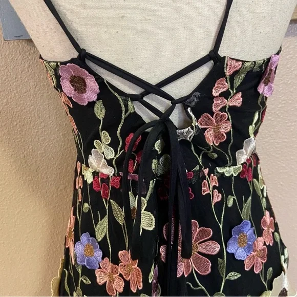 NWOT Lulus Thriving Energy Black 3D Floral Embroidered Lace-Up Midi Dress - Picture 8 of 13